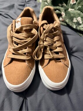 Rocket Dog Corduroy Sneakers in Tan with White Sole